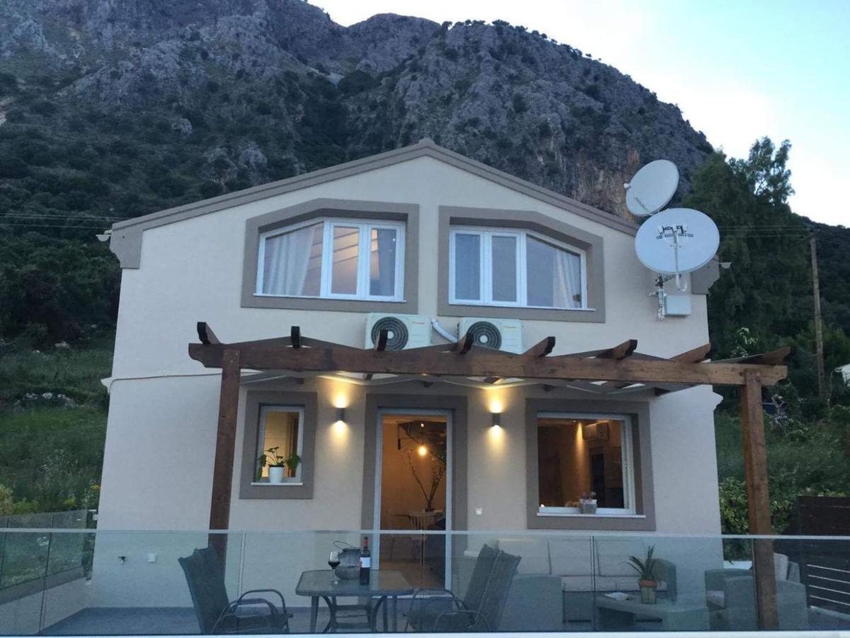 Vladimiros Appartement *